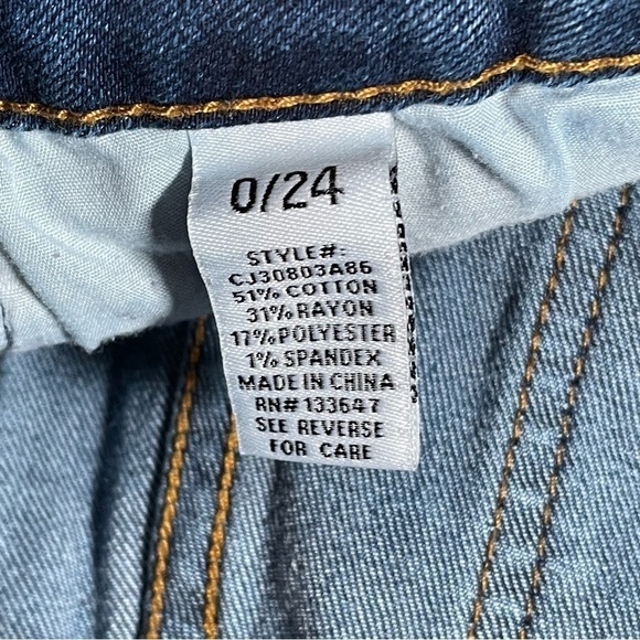 Celebrity Pink Shorts Women's Size 0/24 Denim Cuffed Blue Cut Off Low Rise - Picture 5 of 10